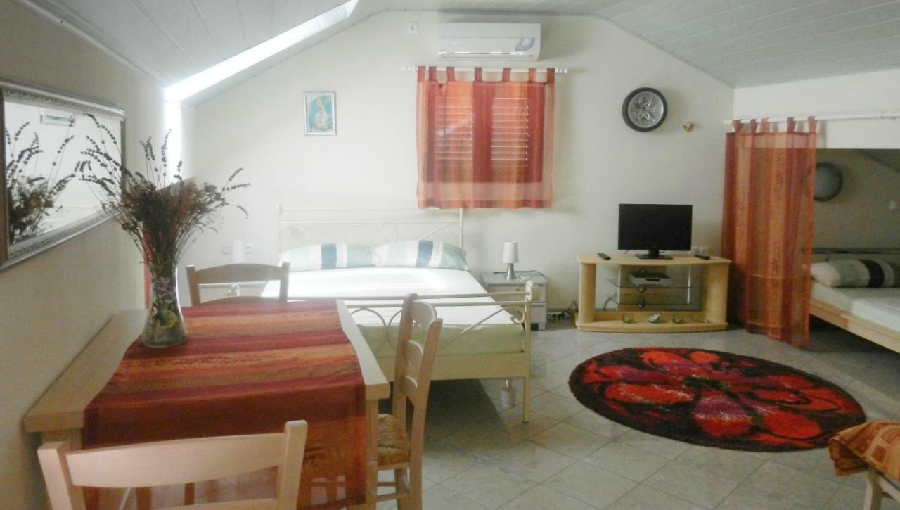 Apartments Jozefina Цриквеница Экстерьер фото