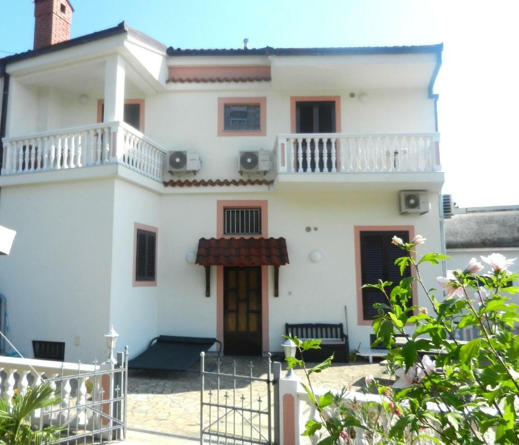 Apartments Jozefina Цриквеница Экстерьер фото